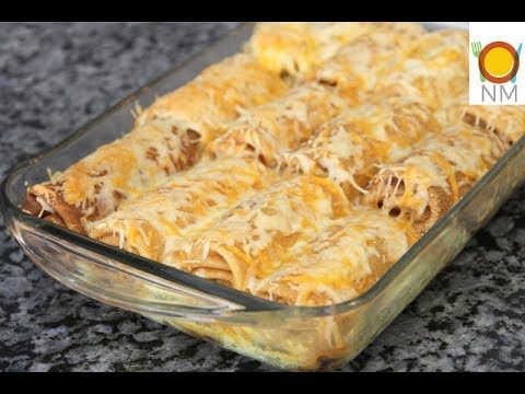 Блины с курицей и сыром в соусе